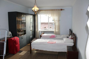 Super Location - Shared bathroom and kitchen
